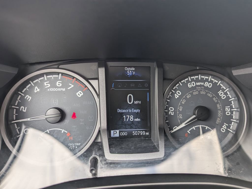 Used 2017 Toyota Tacoma TRD Sport image 25