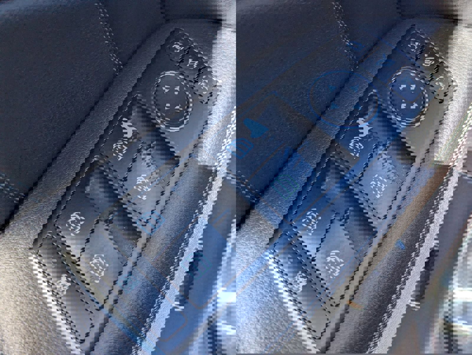 Used 2015 Mercedes-Benz GL 320 BlueTEC 4MATIC image 18