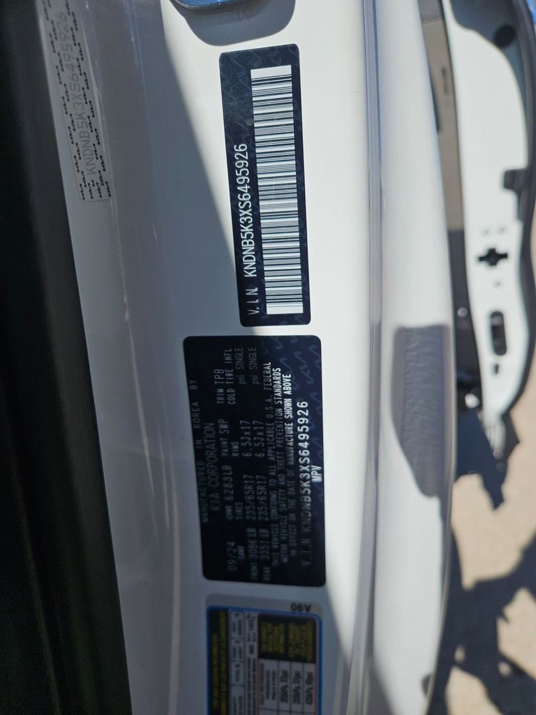 Used 2025 Kia Carnival image 30