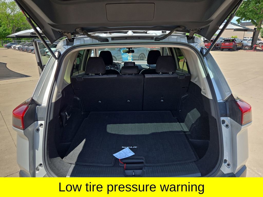 Certified 2023 Nissan Rogue SV FWD image 31