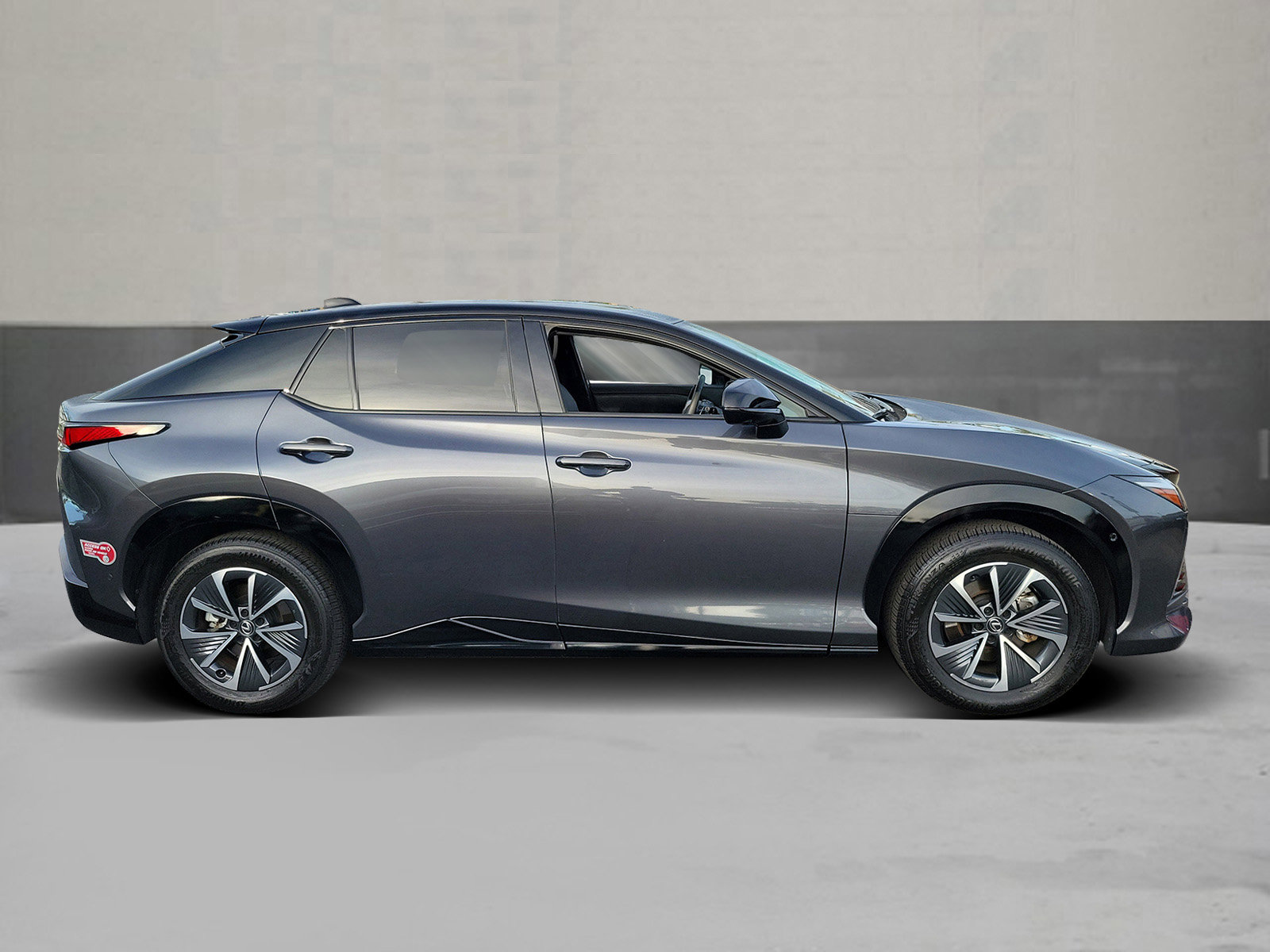 Used 2023 Lexus RZ 450e Premium w/ Technology Package image 4