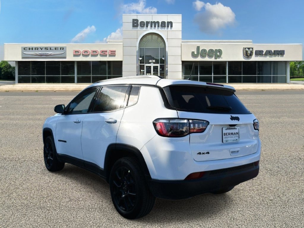 Certified 2026 Jeep Compass Latitude AWD/4WD image 6