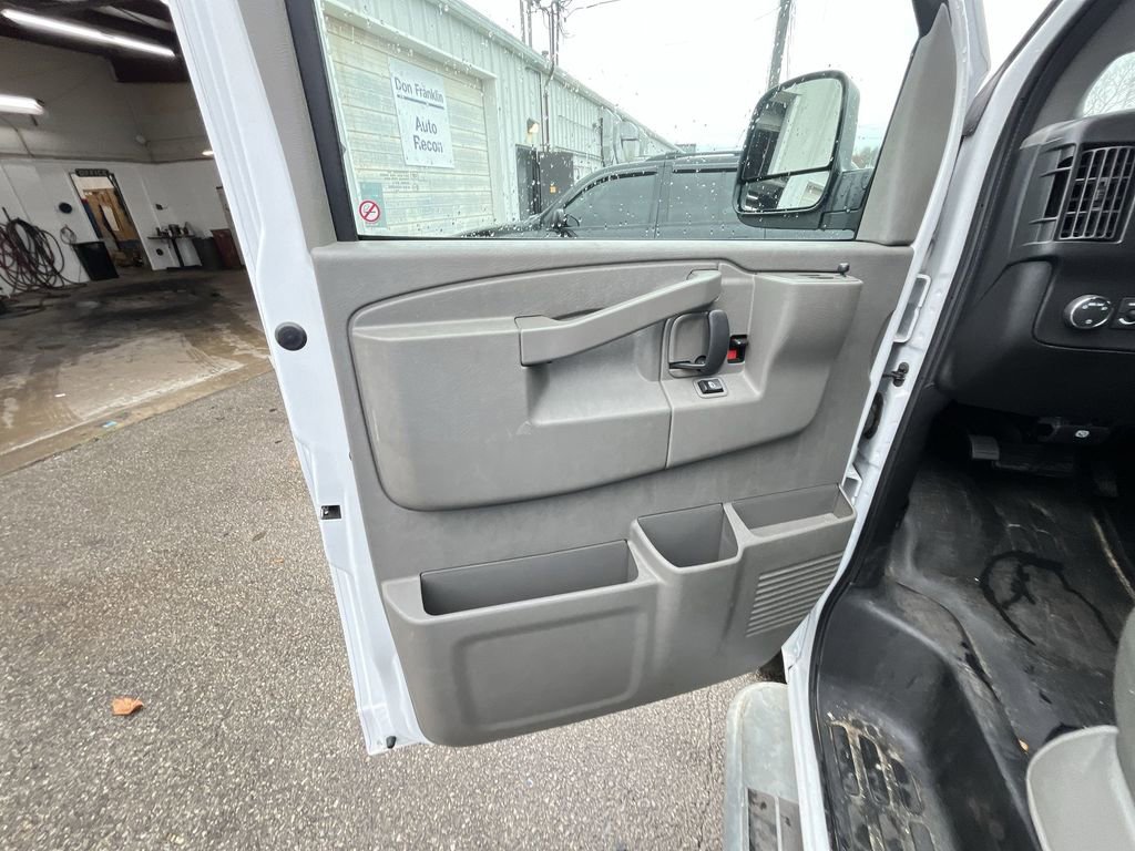 Used 2024 GMC Savana 2500 Work Van w/ Driver Convenience Package image 13