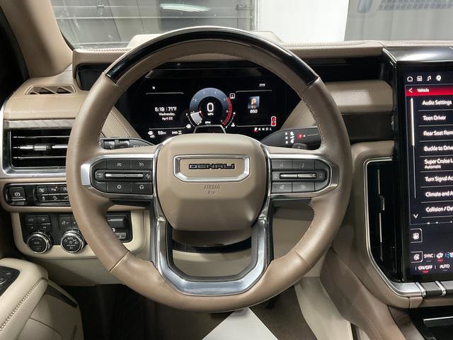 Used 2025 GMC Yukon XL Denali w/ Denali Reserve Package AWD/4WD image 18