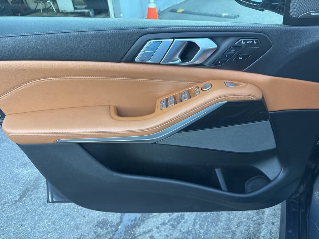 Used 2020 BMW X7 xDrive40i w/ M Sport Package AWD/4WD image 37