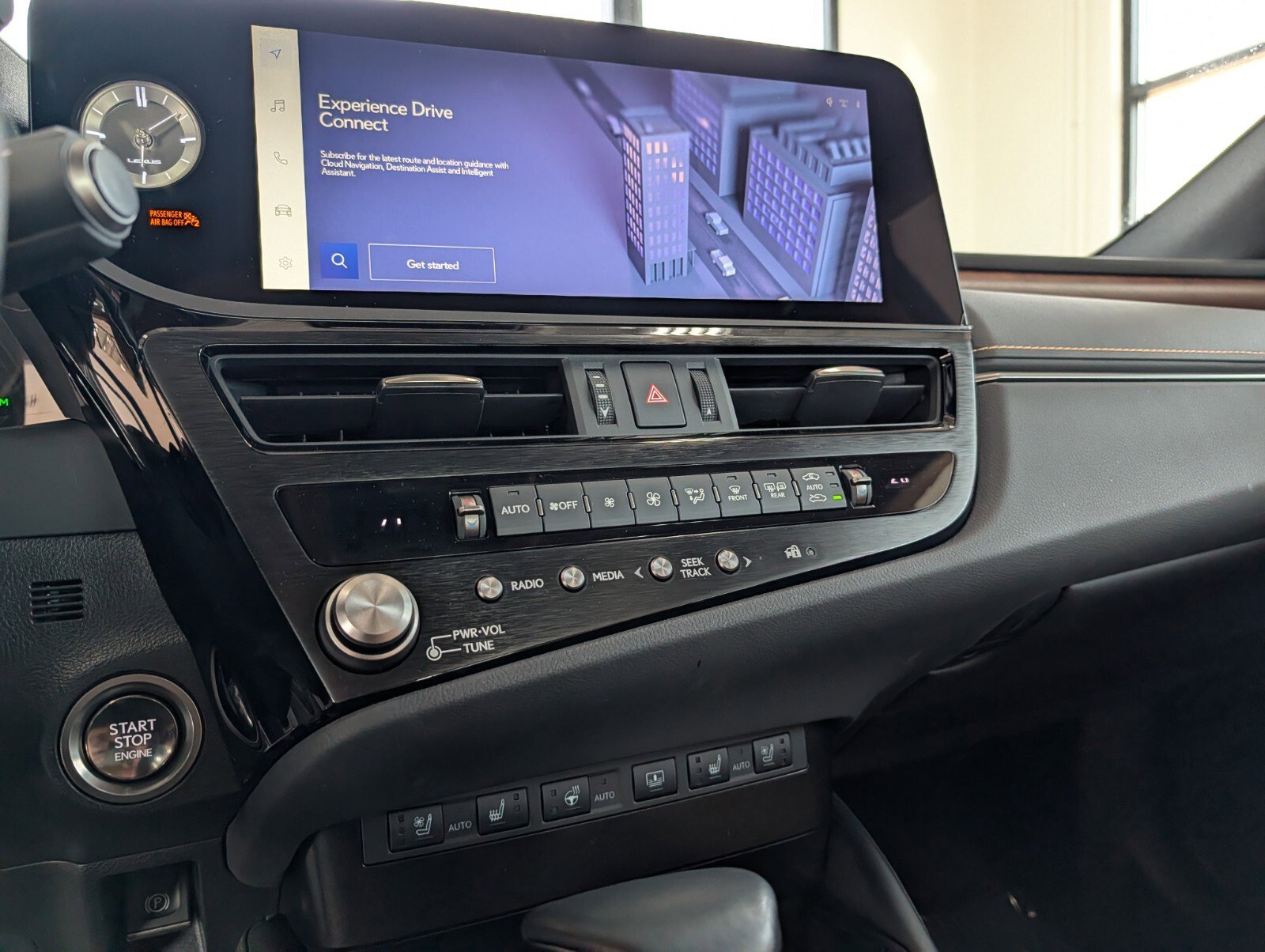 Used 2023 Lexus ES 350 Ultra Luxury w/ Accessory Package (Z2) image 21