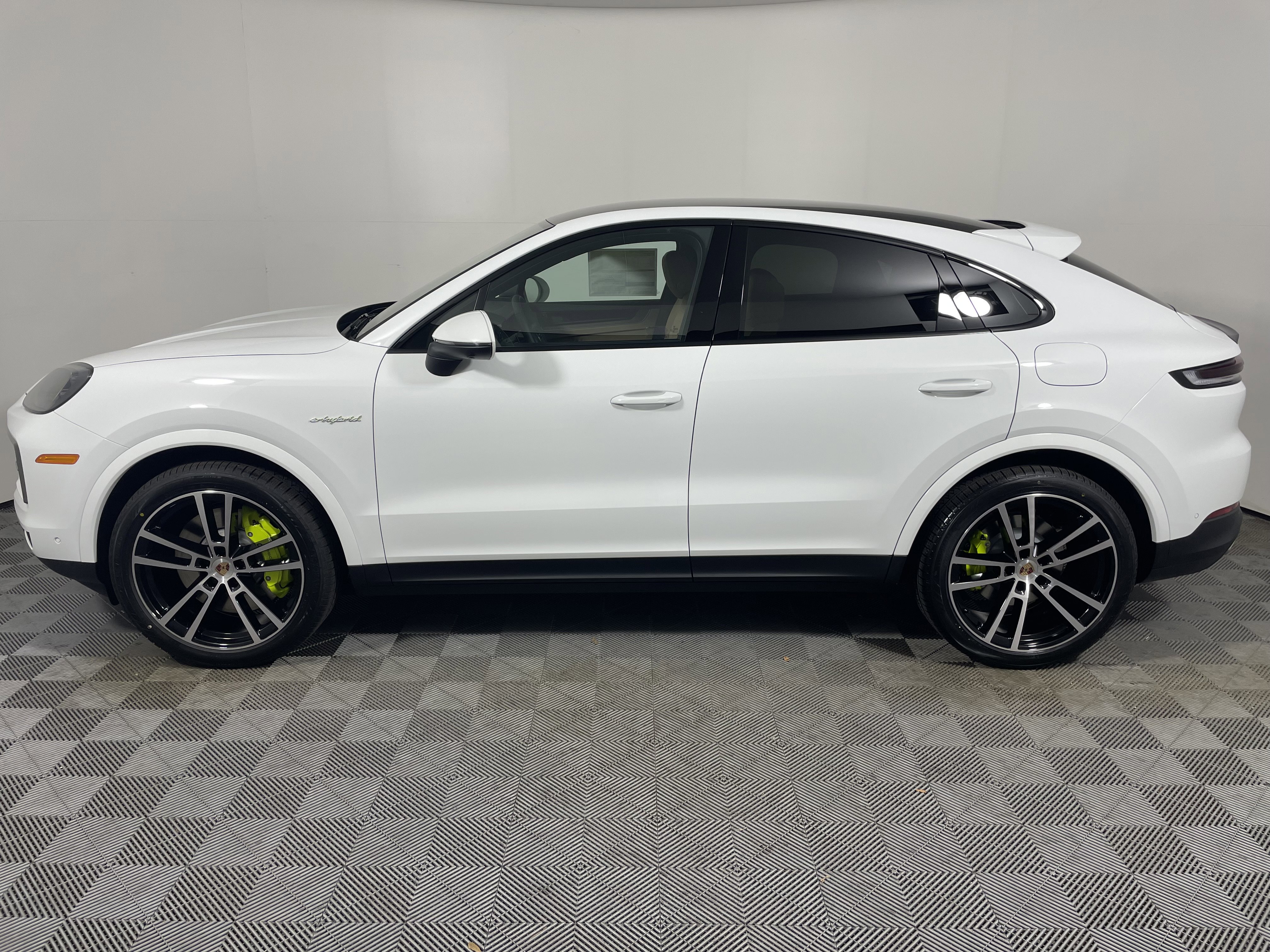 New 2026 Porsche Cayenne E-Hybrid image 8
