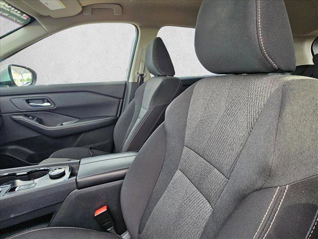 Used 2024 Nissan Rogue SV image 19