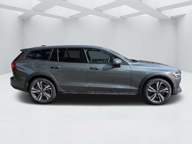 New 2026 Volvo V60 B5 Cross Country Plus w/ Protection Package Premier AWD/4WD image 2