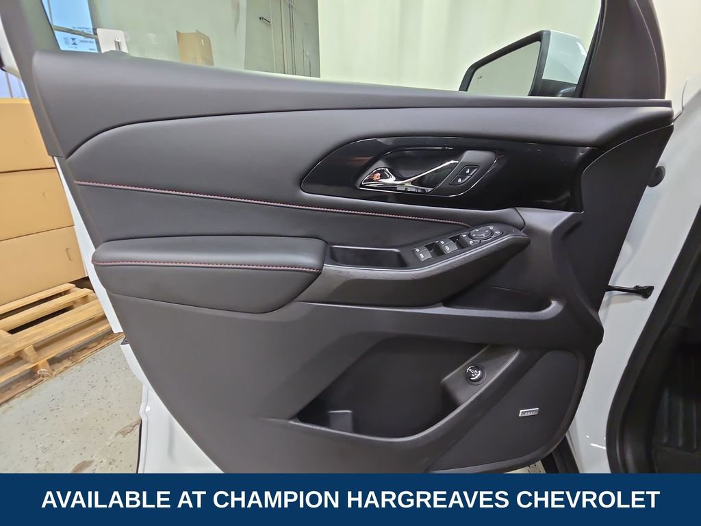Used 2023 Chevrolet Traverse RS image 30