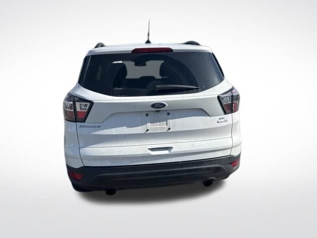 Used 2017 Ford Escape SE w/ Equipment Group 201A AWD/4WD image 4