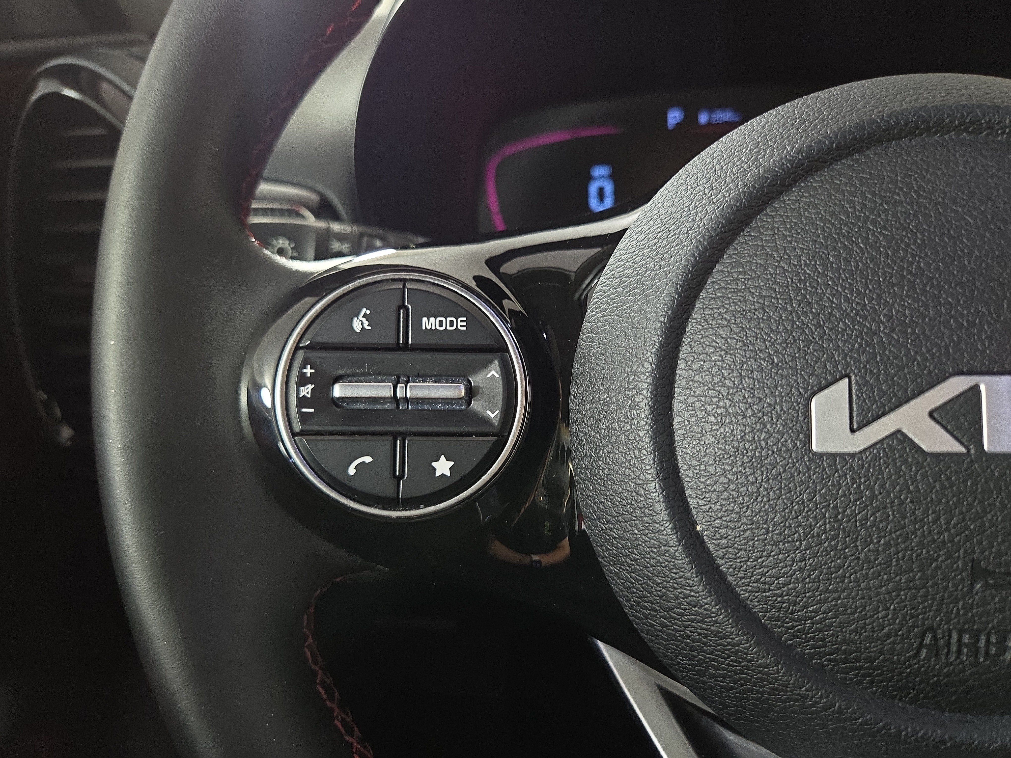 Used 2025 Kia Soul GT-Line w/ GT-Line Technology Package FWD image 14