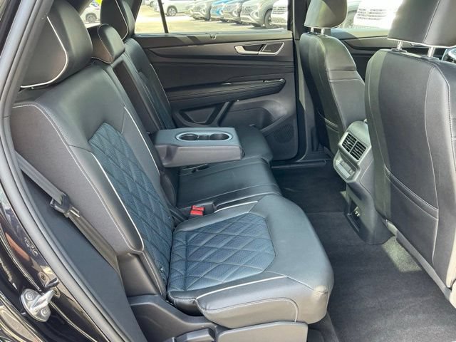 Used 2024 Volkswagen Atlas Cross Sport SEL Premium R-Line AWD/4WD image 22