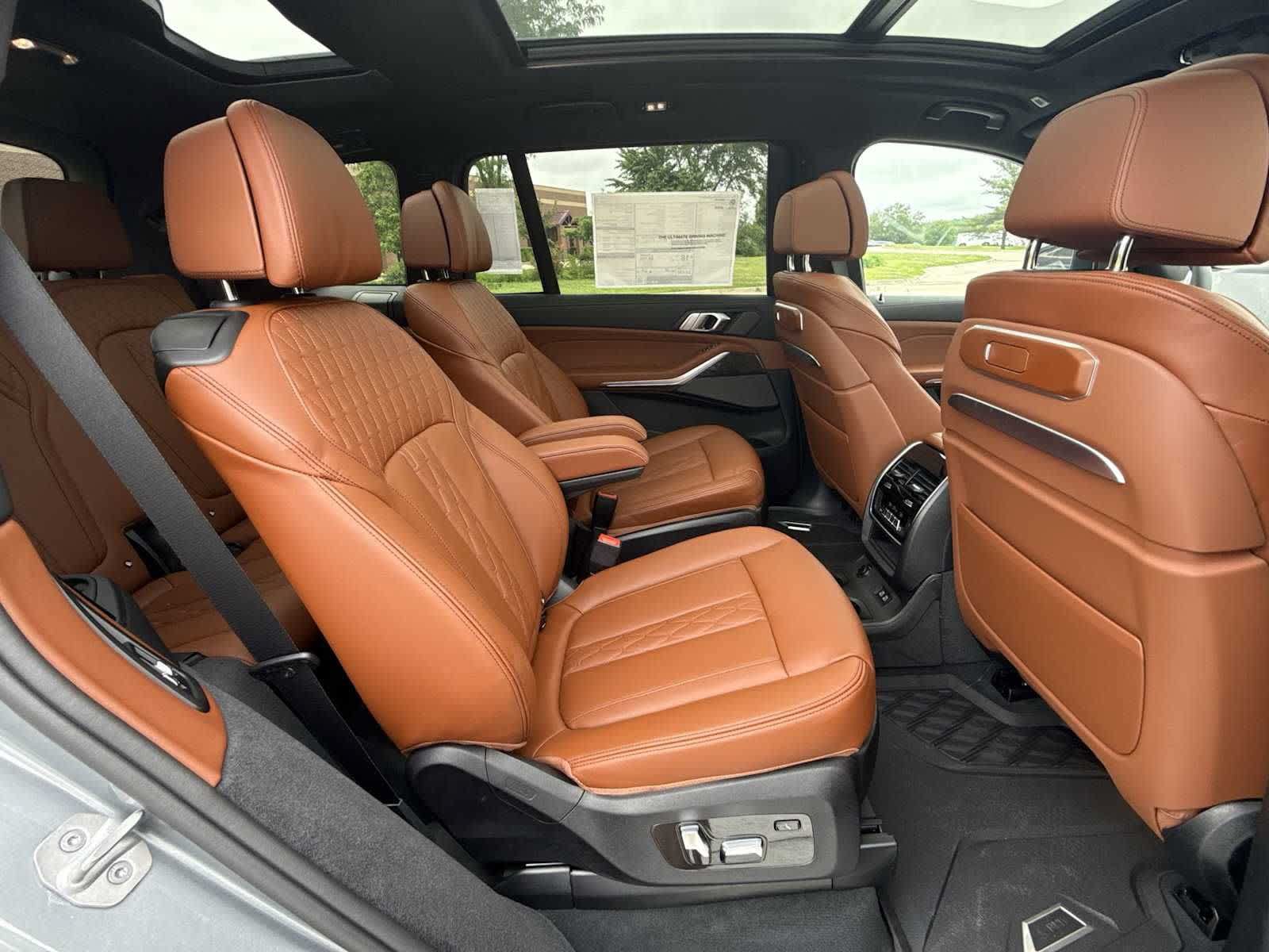 New 2026 BMW X7 M60i w/ M Sport Professional Package AWD/4WD image 22