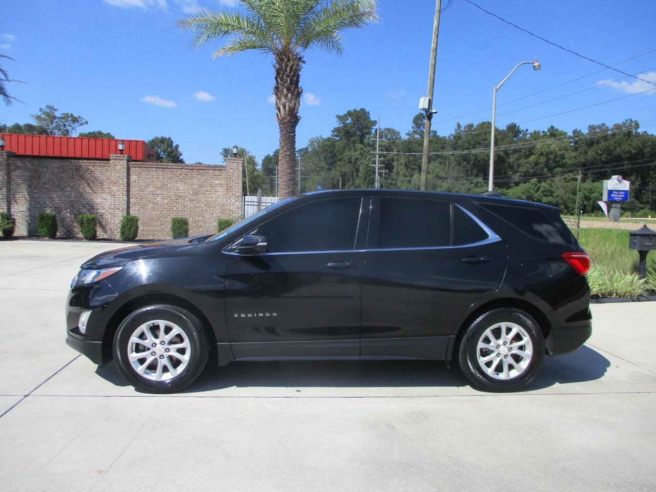 Used 2018 Chevrolet Equinox LT FWD image 17