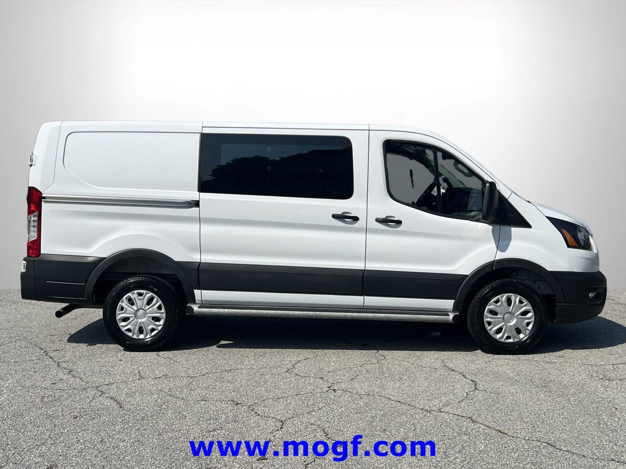 Used 2025 Ford Transit 250 Low Roof w/ Exterior Upgrade Package RWD image 25