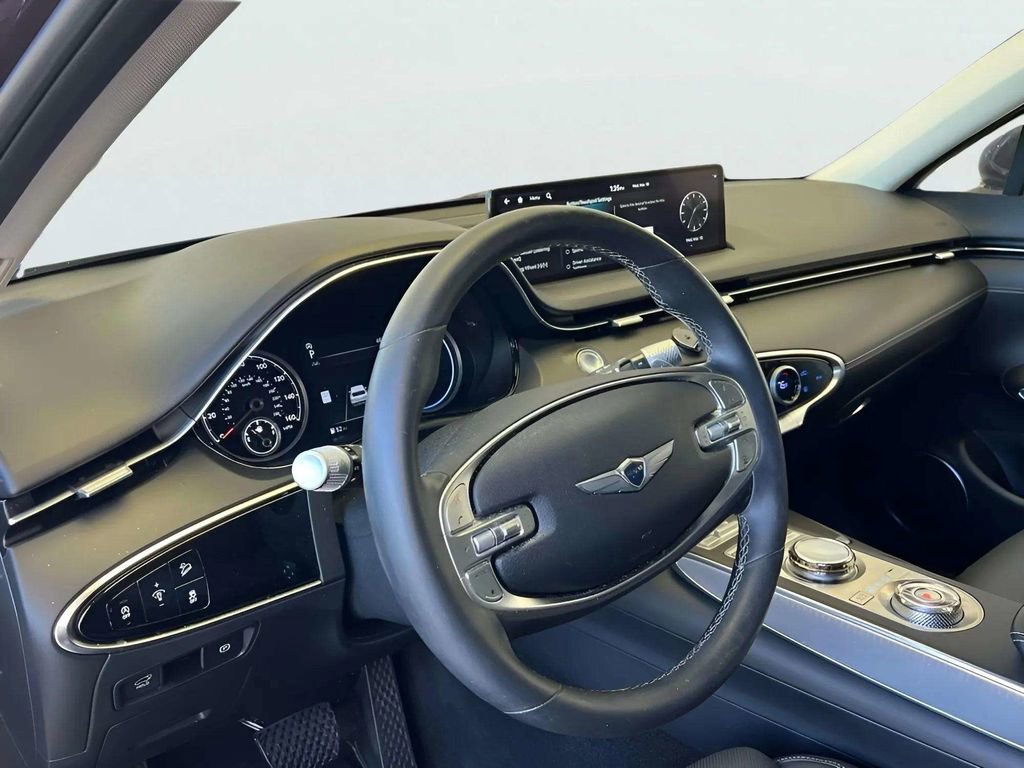 Used 2023 Genesis GV70 2.5T w/ Select Package image 17