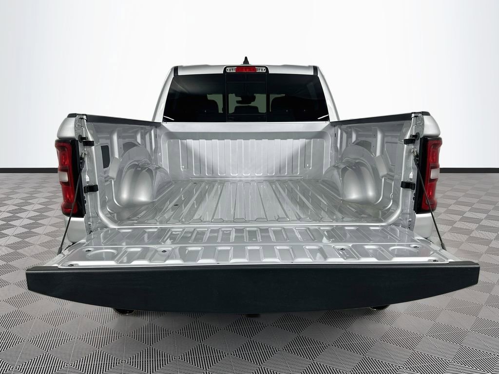 New 2026 RAM 1500 4x4 Crew Cab image 21