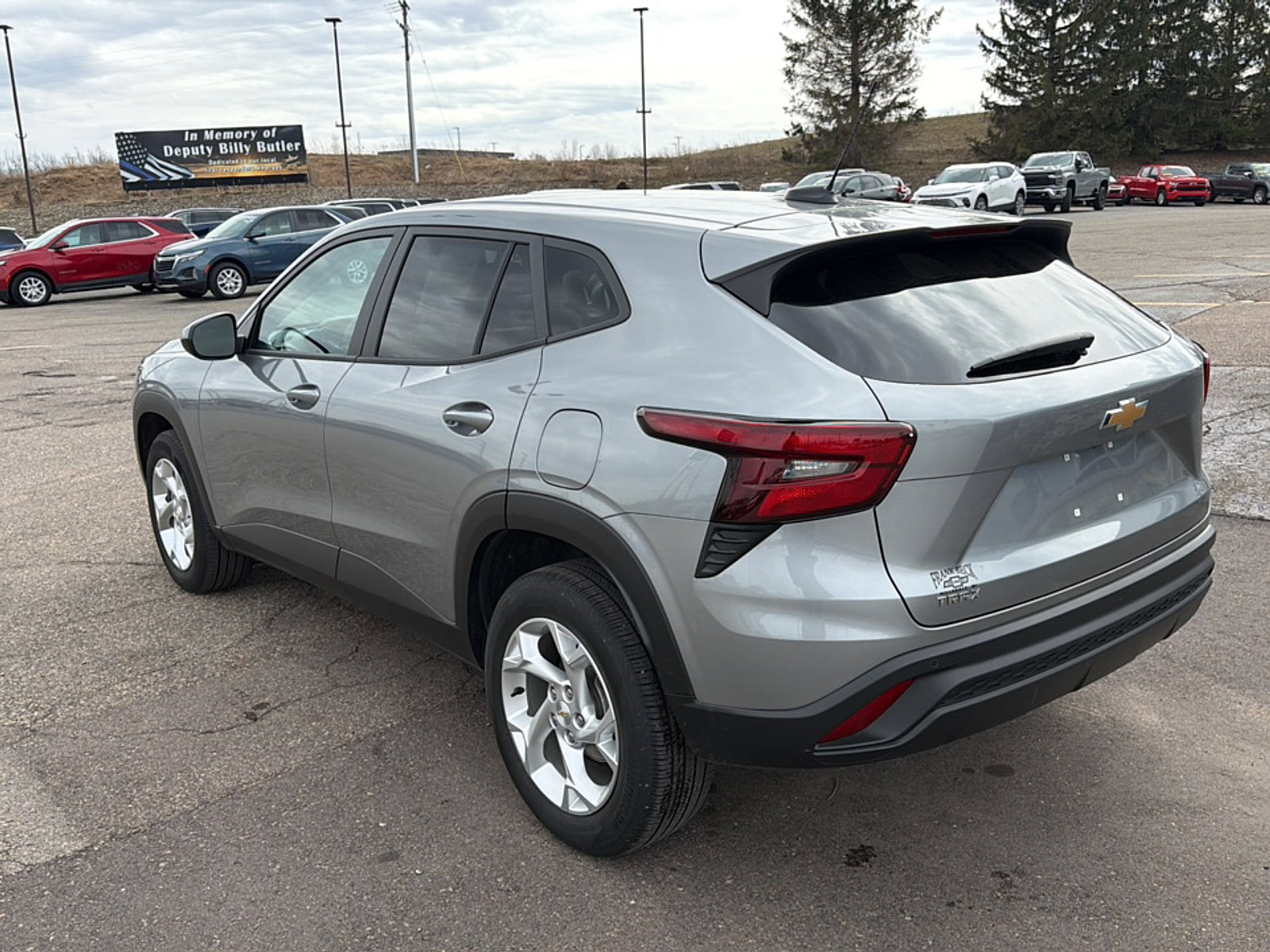 Used 2024 Chevrolet Trax LS w/ LS Convenience Package FWD image 6