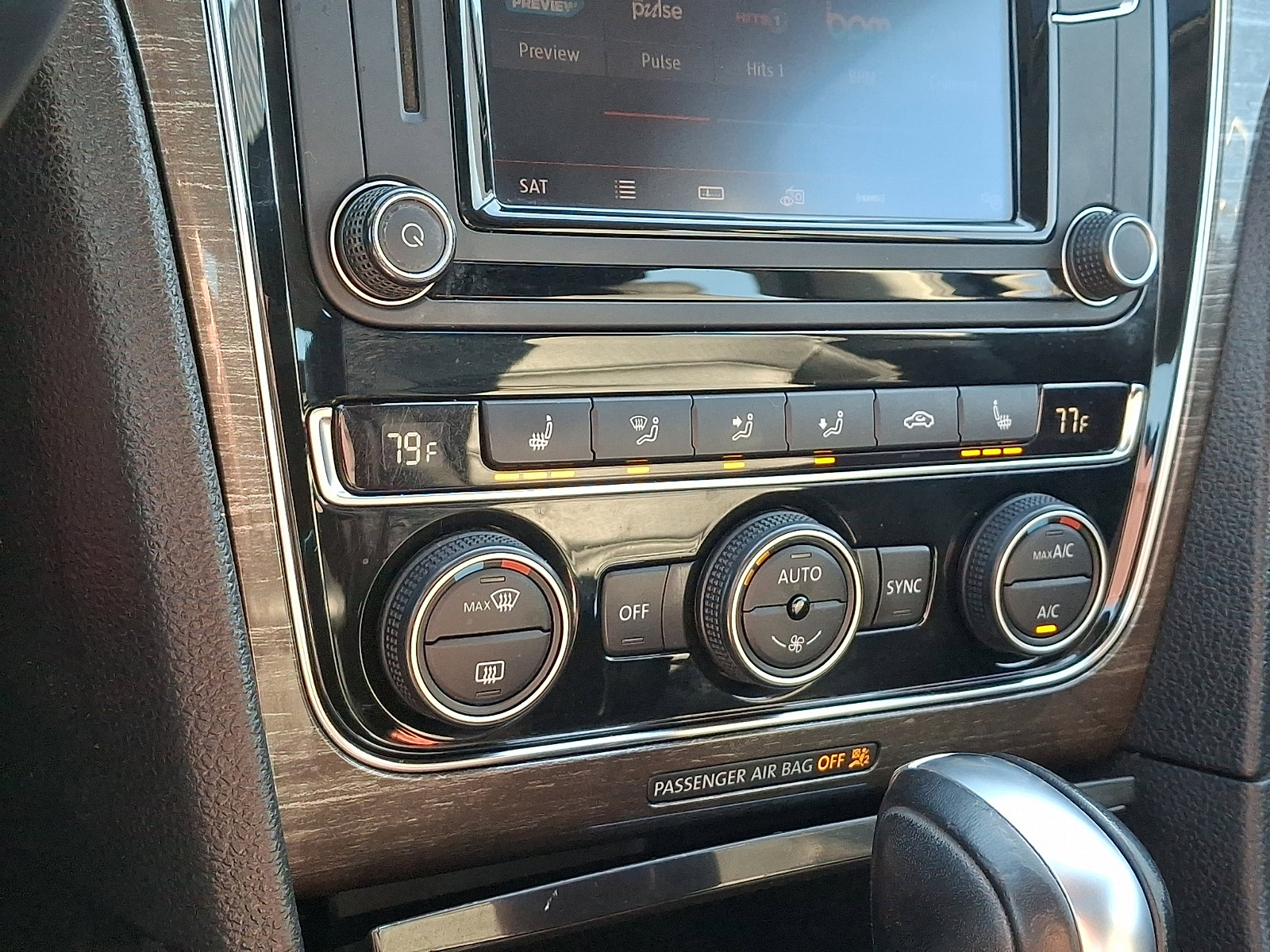 Used 2016 Volkswagen Passat 1.8T SE w/ Lighting Package (P06) image 16