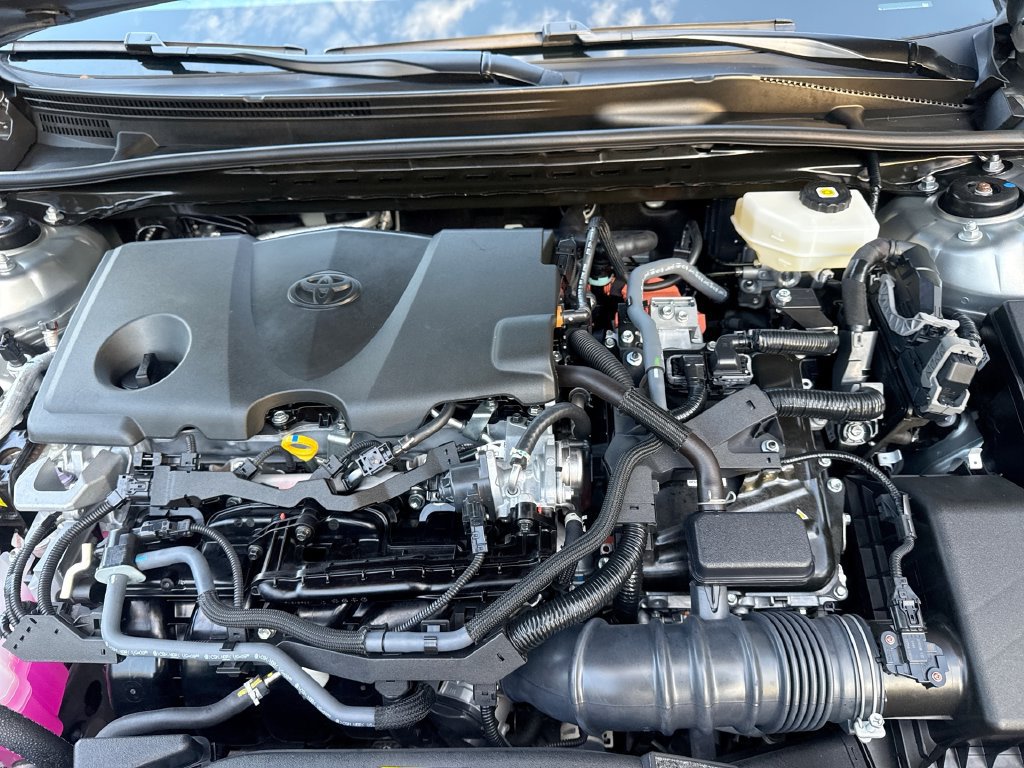 Used 2025 Toyota Camry SE FWD image 17
