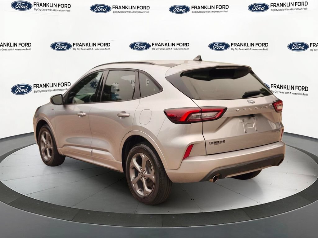 Used 2023 Ford Escape ST-Line Select AWD/4WD image 3