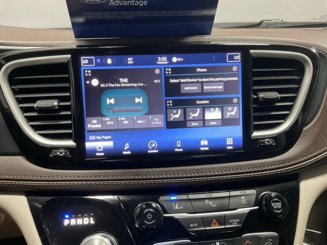 Used 2021 Chrysler Pacifica Touring FWD image 34