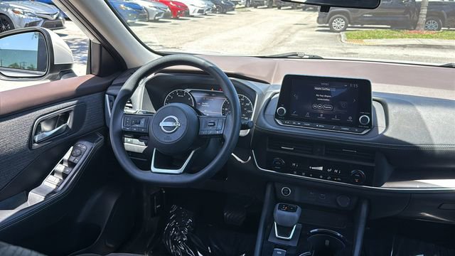 Used 2023 Nissan Rogue SV FWD image 14