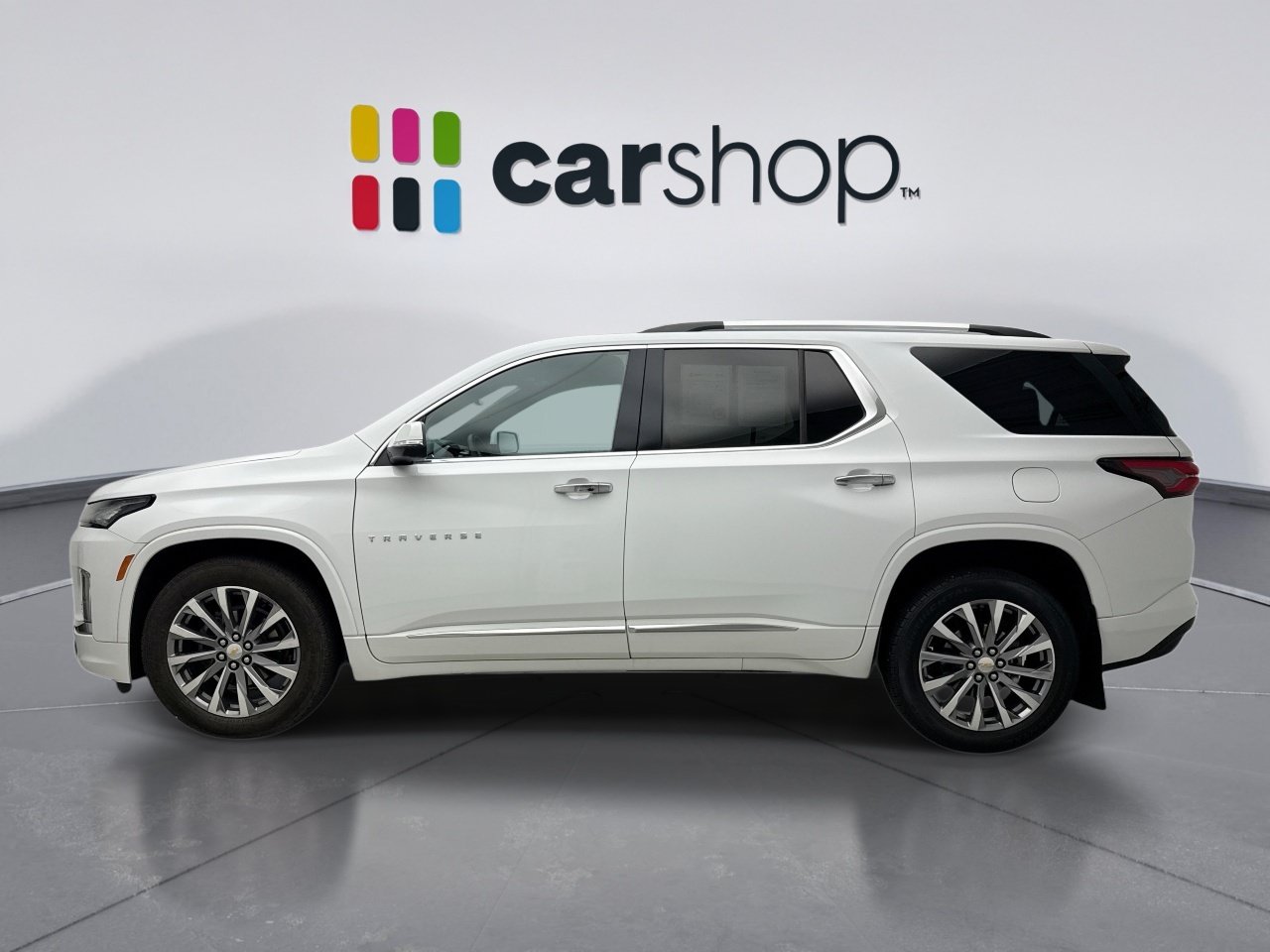Used 2023 Chevrolet Traverse Premier AWD/4WD image 2