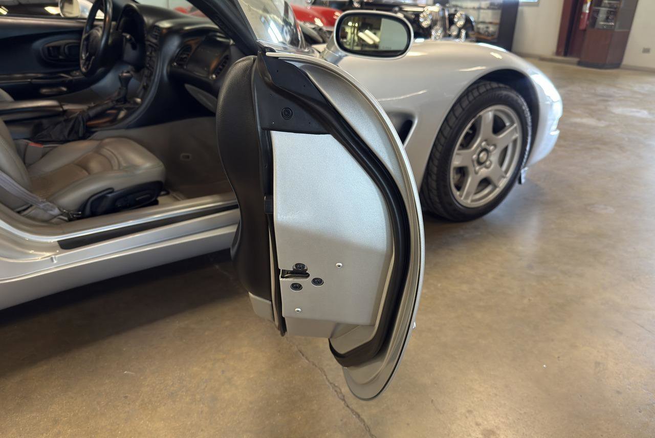 Used 1997 Chevrolet Corvette Coupe w/ Memory Pkg RWD image 63