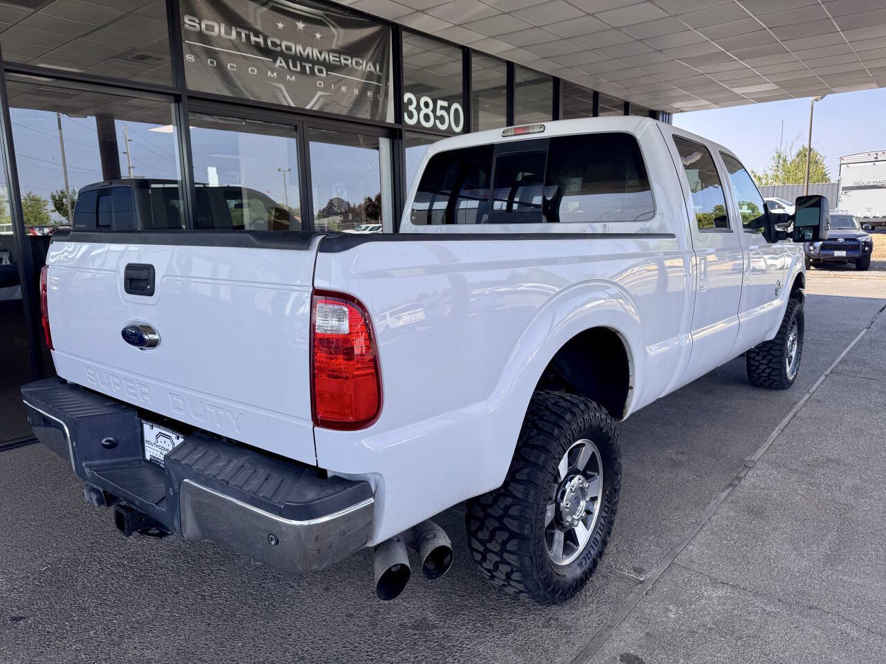 Used 2016 Ford F350 Lariat AWD/4WD image 4