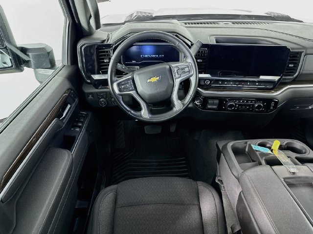 Used 2025 Chevrolet Silverado 3500 LT w/ Safety Package AWD/4WD image 23