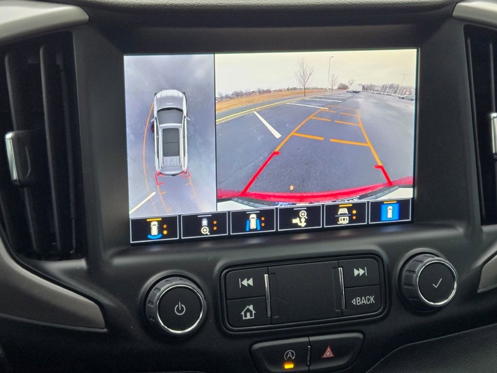 Used 2024 GMC Terrain AT4 w/ Infotainment Package II image 29