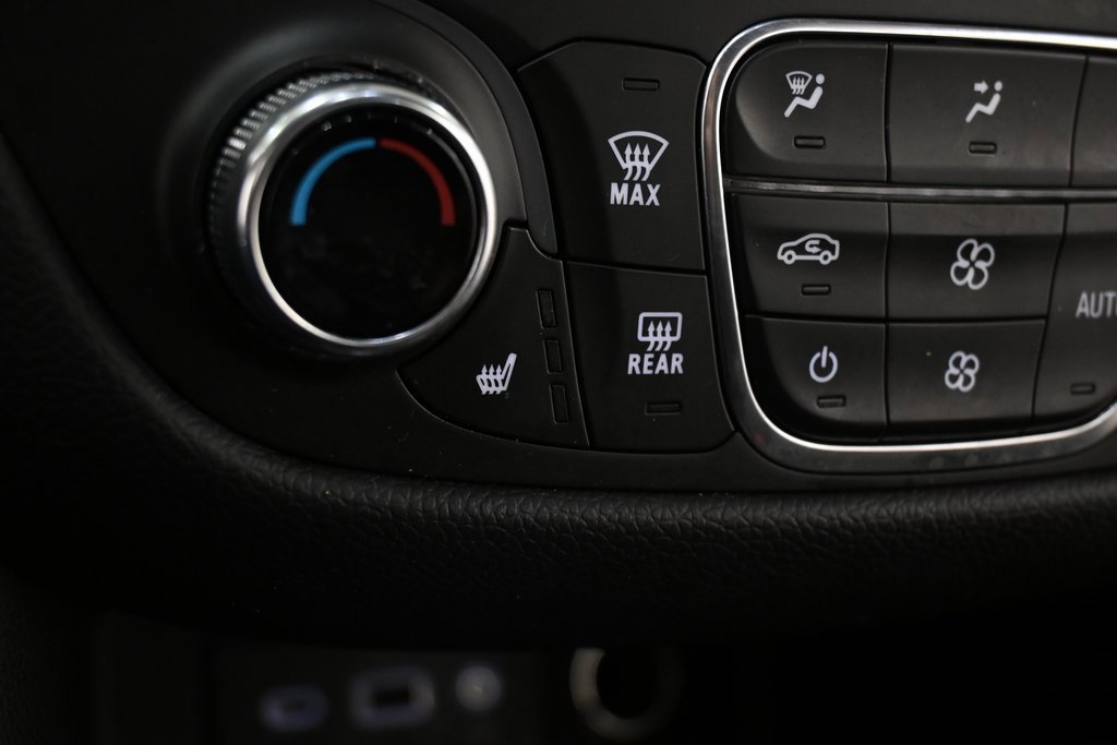 Used 2019 Chevrolet Equinox LT w/ Driver Convenience Package image 17