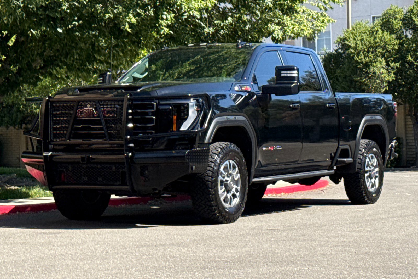 Used 2024 GMC Sierra 2500 AT4 w/ Max Trailering Package AWD/4WD image 9