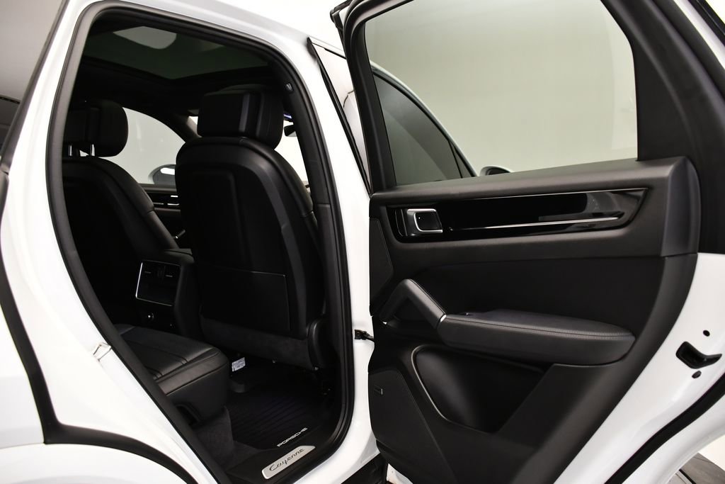 Used 2022 Porsche Cayenne image 54
