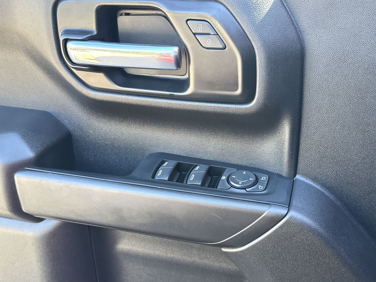 Used 2022 Chevrolet Silverado 1500 Custom AWD/4WD image 13