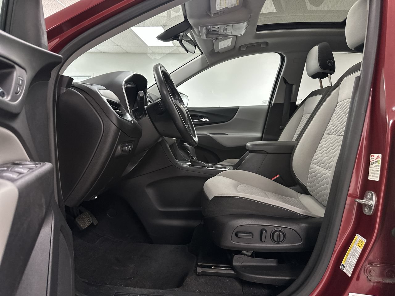 Used 2019 Chevrolet Equinox LT w/ LT True North Edition AWD/4WD image 10