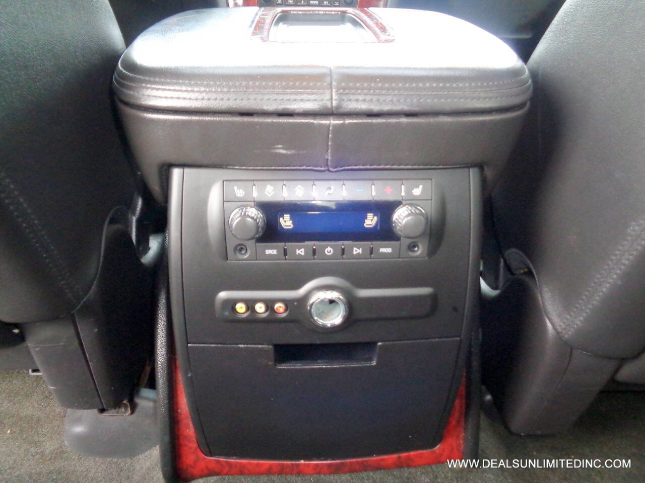 Used 2012 Cadillac Escalade Luxury image 21