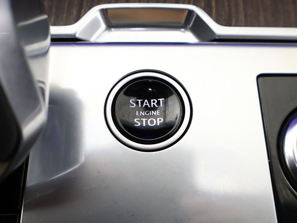 Used 2023 Land Rover Range Rover Long Wheelbase SE image 49