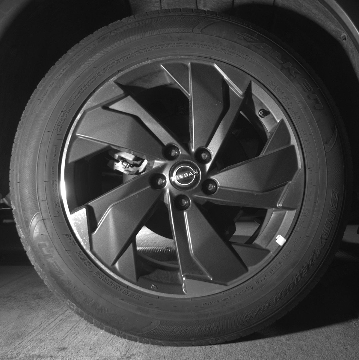 Used 2025 Nissan Rogue SV image 15