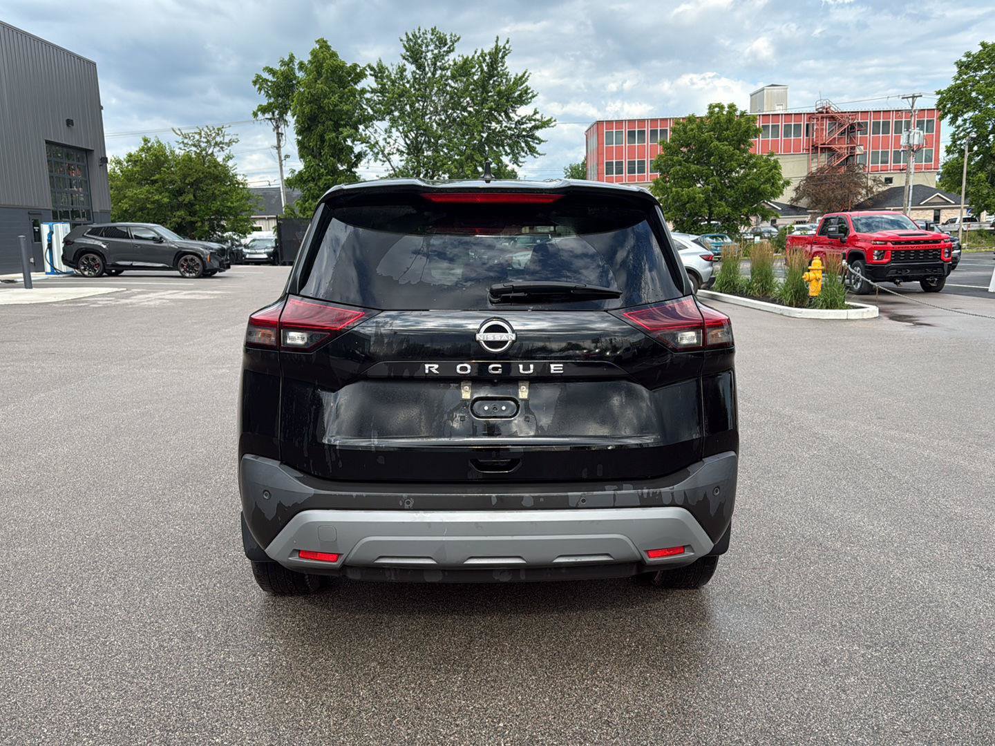 Used 2022 Nissan Rogue S FWD image 4