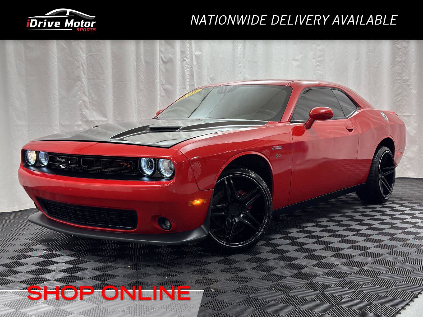 Used 2021 Dodge Challenger SXT image 1