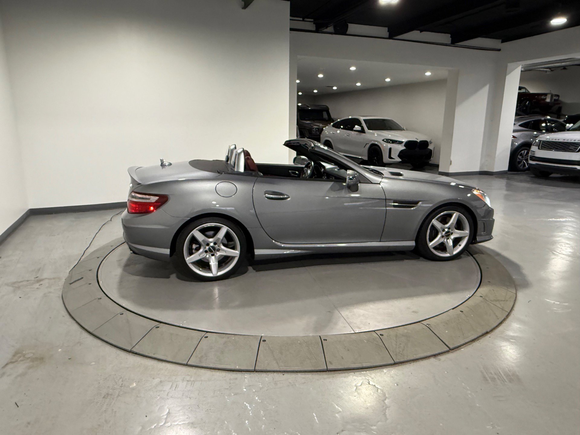 Used 2015 Mercedes-Benz SLK 350 image 13