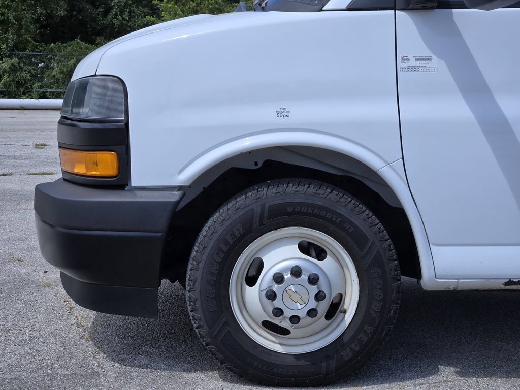 Used 2024 Chevrolet Express 3500 w/ Power Convenience Package RWD image 8