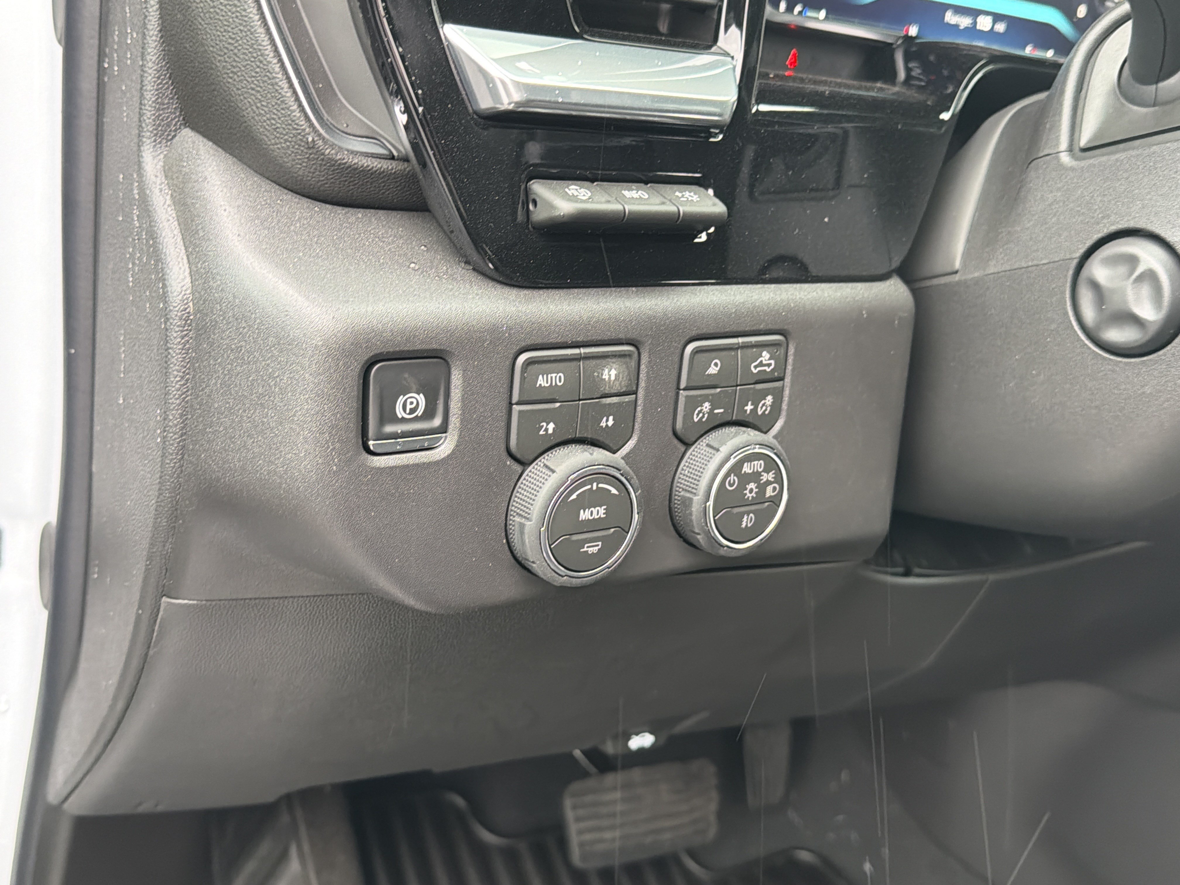 New 2026 Chevrolet Silverado 1500 LTZ AWD/4WD image 16