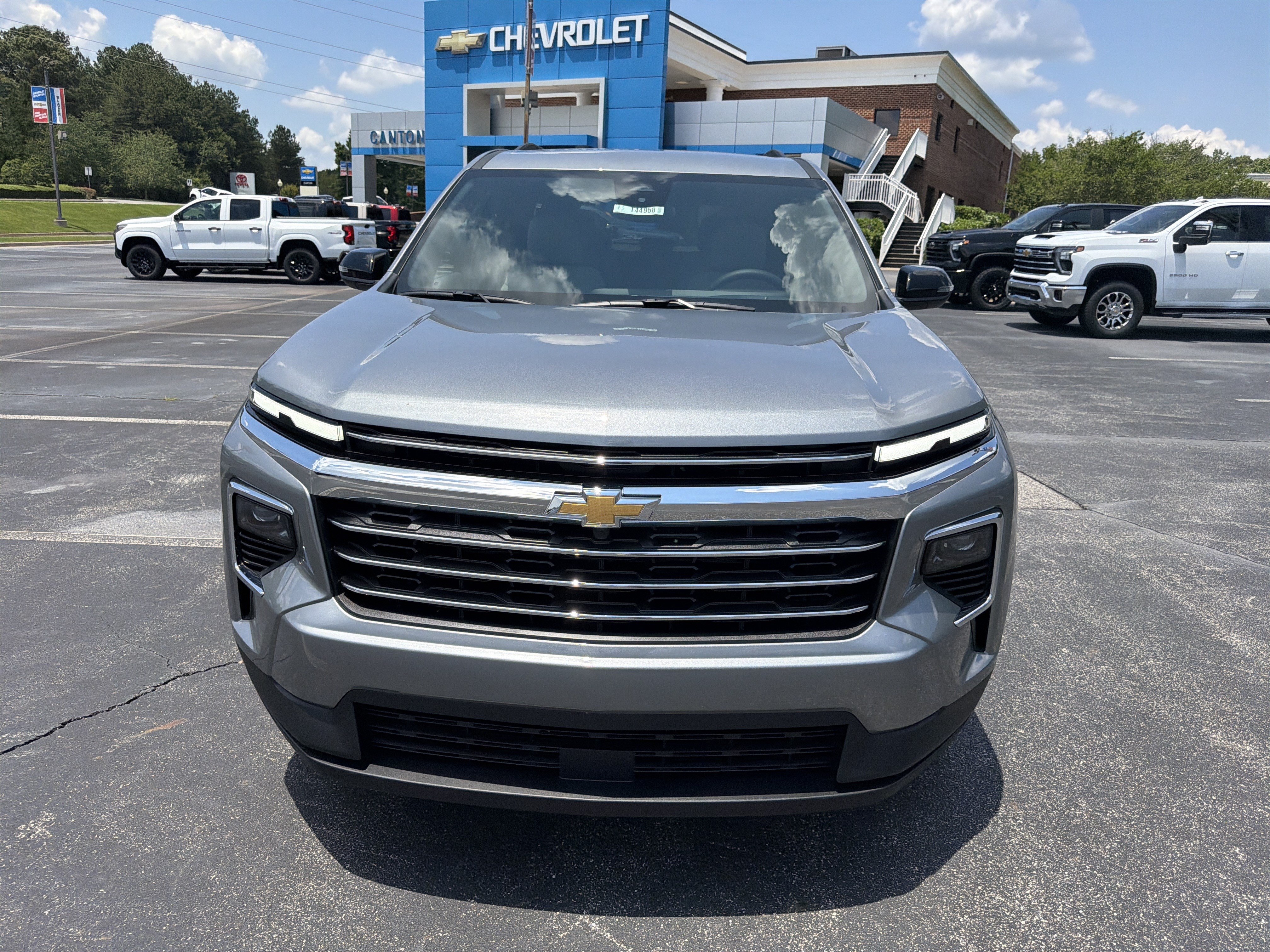 New 2026 Chevrolet Traverse LT FWD image 2