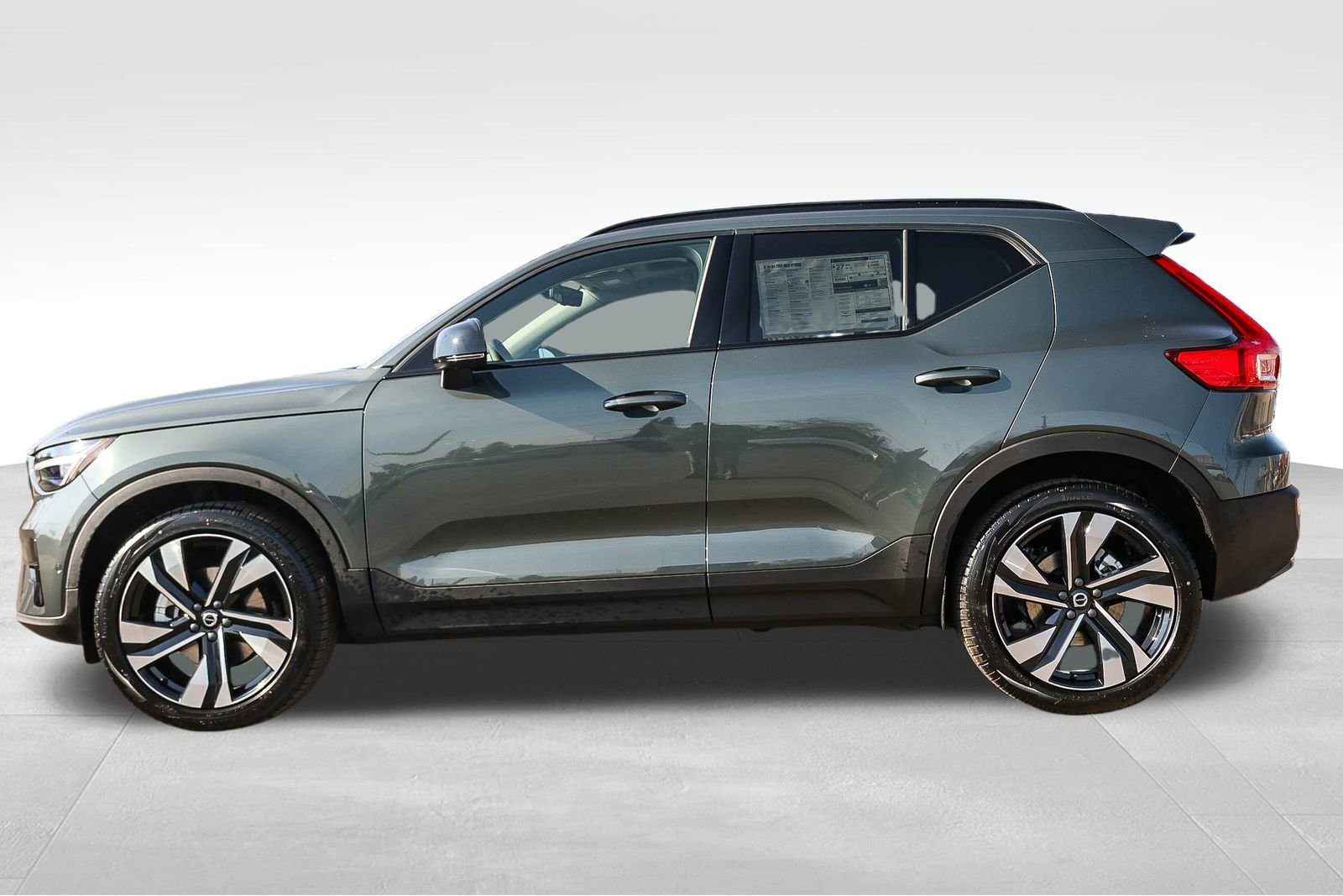 New 2026 Volvo XC40 B4 Plus w/ Climate Package image 8