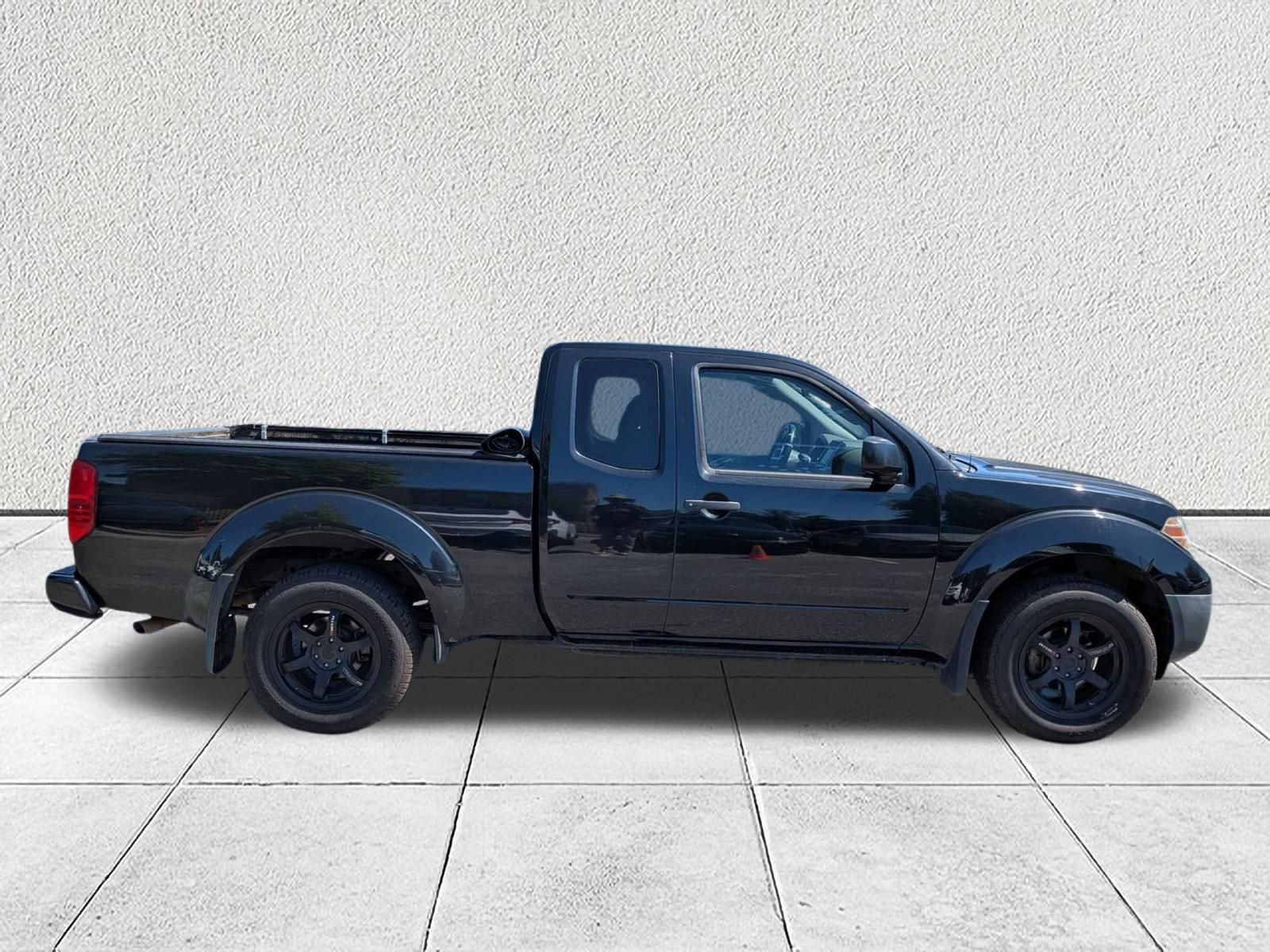 Used 2019 Nissan Frontier S RWD image 2