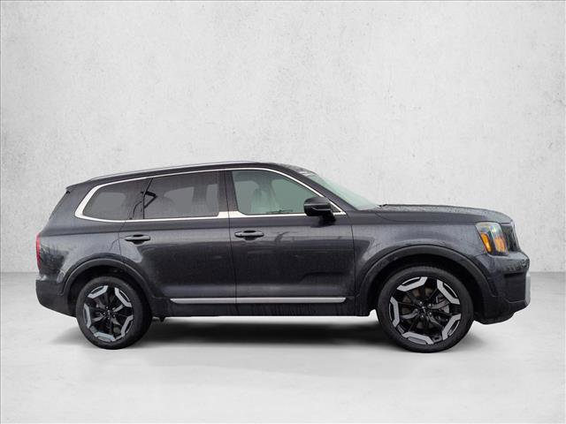Used 2025 Kia Telluride S AWD/4WD image 4